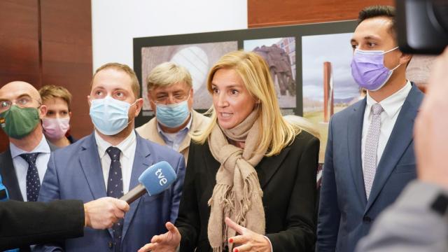 Los eurodiputados en su visita al Memorial de Vctimas del Terrorismo en Vitoria. / EP