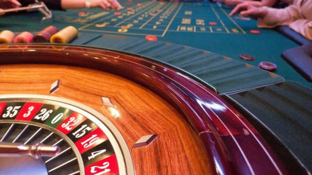 Imagen parcial de un casino en plena actividad / PIXABAY