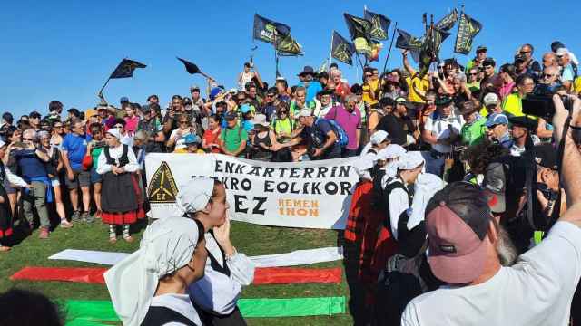 Concentración de los vecinos de Encartaciones contra los planes de tres parque eólicos / Cedida