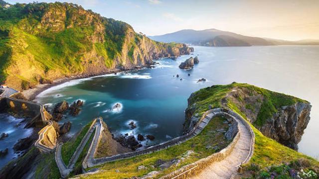 Escaleras de San Juan de Gaztelugatxe, en Euskadi.