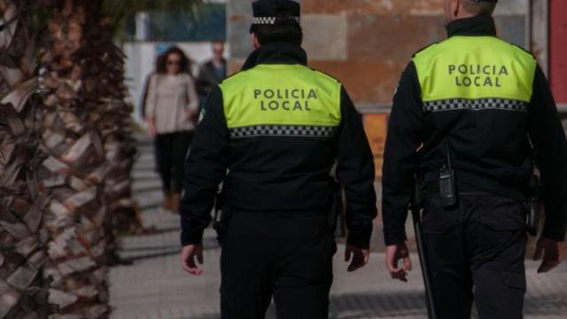 Agentes de la Polica Local. / ERNE