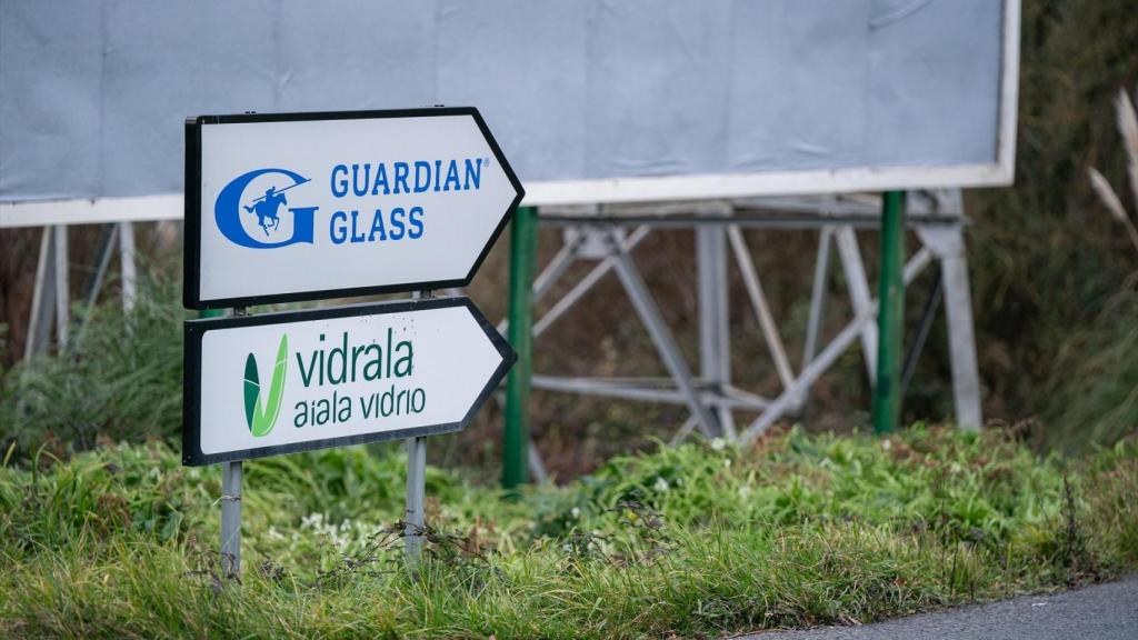 Señales indicativas de la fábrica de la multinacional Guardian