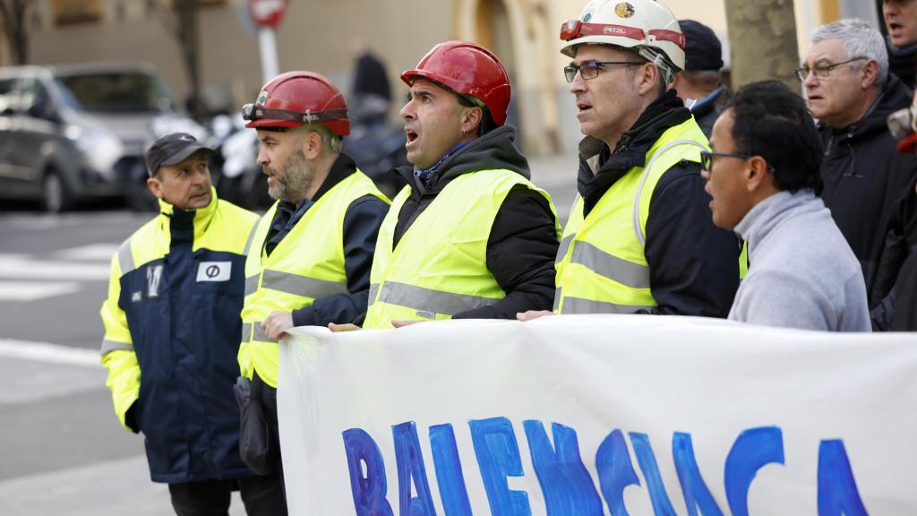 La plantilla de Balenciaga, durante la jornada del martes en San Sebastián.