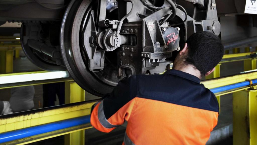 Un trabajador de Talgo.