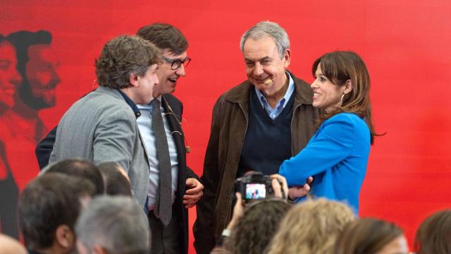 Salvador Illa y José Luis Rodríguez Zapatero, conversan junto a Eneko Andueza.