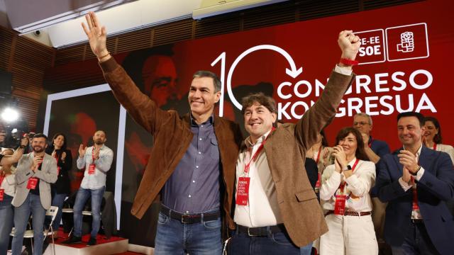 Pedro Sánchez y Eneko Andueza, durante el evento.