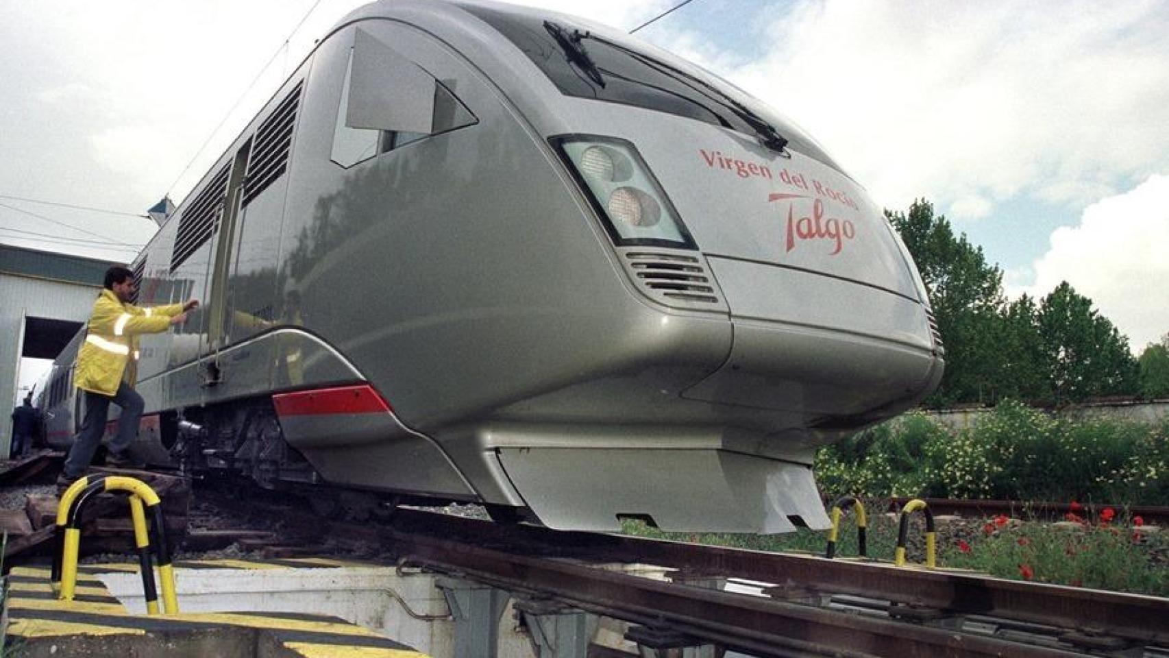 Santano se abre a aplazar toda o una parte de la multa de Renfe a Talgo