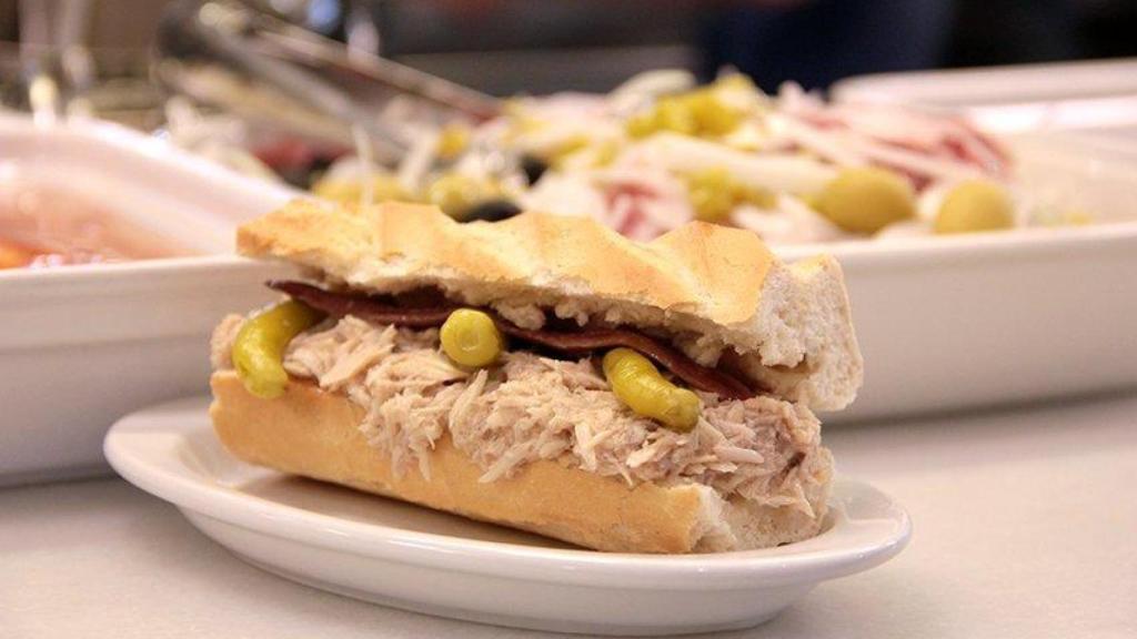 Bocadillo de Bonito / Bodega Donostiarra