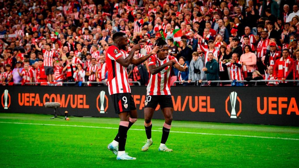 Los hermanos Williams celebran un gol anotado durante esta temporada en la Europa League.