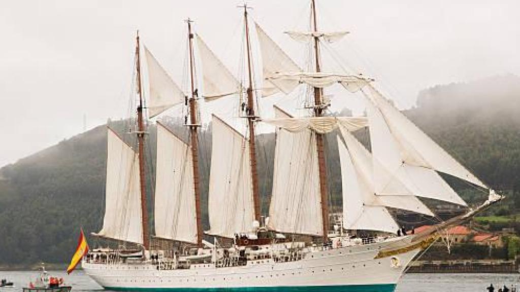 El barco de la escuela de la Armada Española.