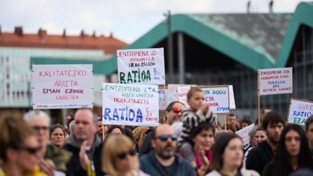 Manifestación en Vitoria-Gasteiz del profesorado de la educación pública vasca.