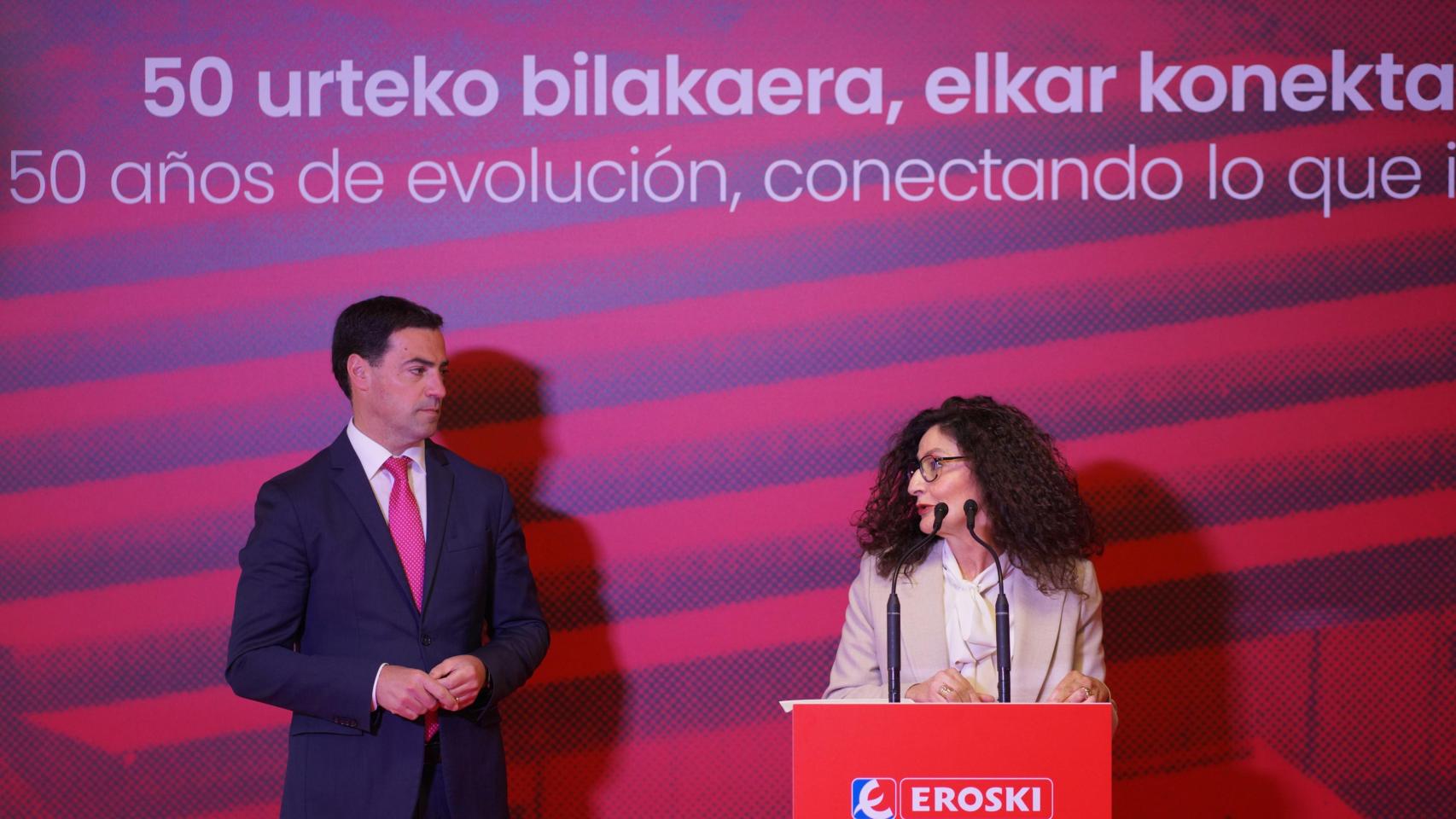 El lehendakari, Imanol Pradales, y Rosa Carabel, CEO de Eroski