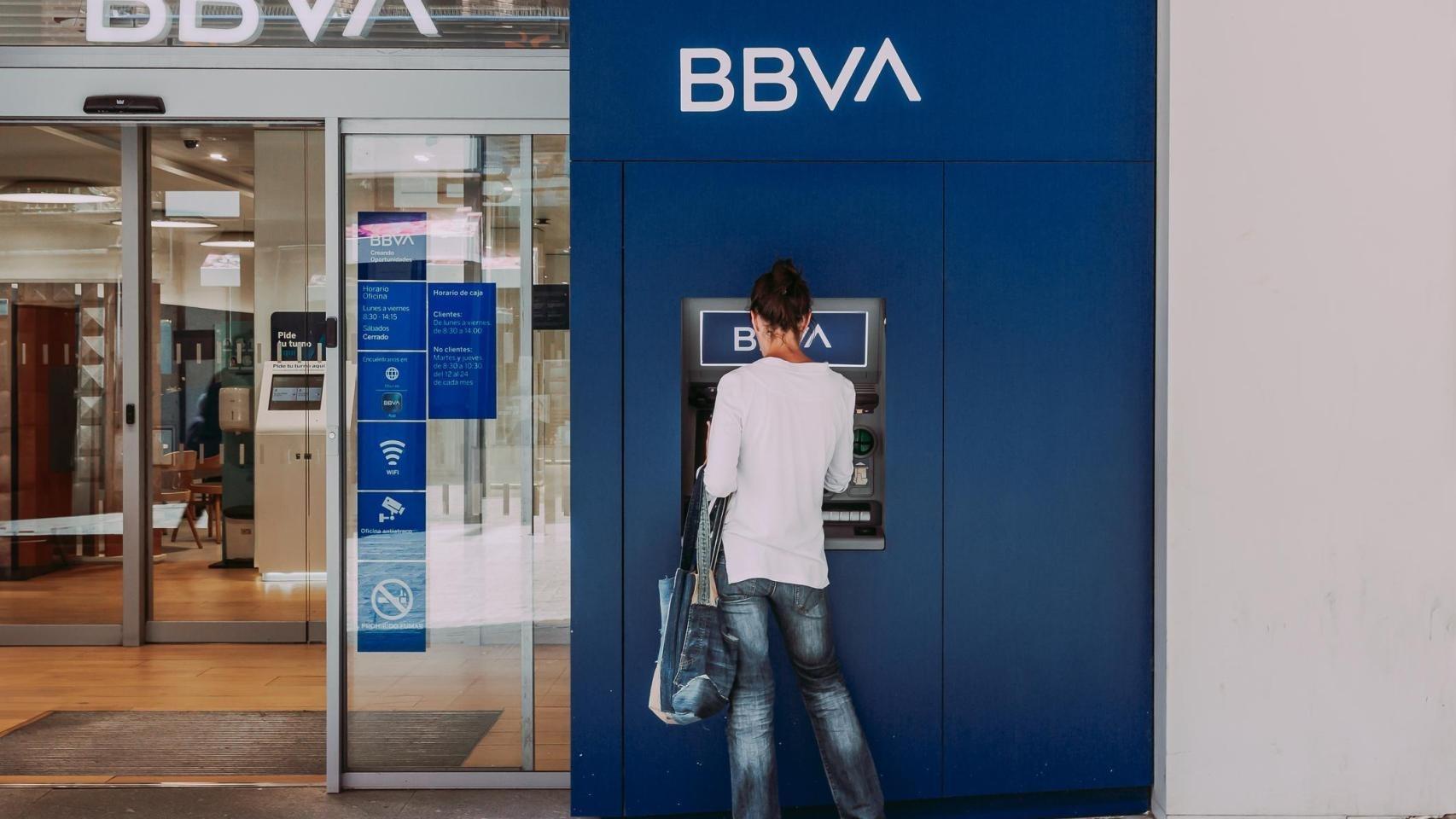 La banca se suma a la pelea por el talento y deja atrás años de recorte