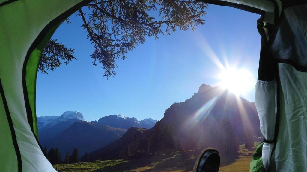 Acampada desde una tienda de camping
