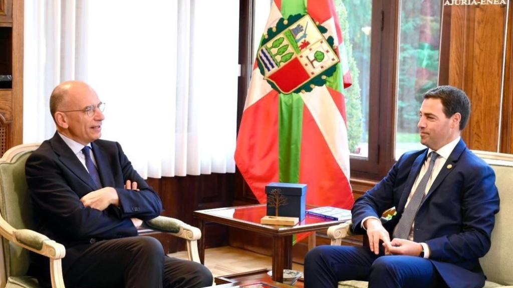 El lehendakari Imanol Pradales con el ex primer ministro italiano Enrico Letta / Irekia