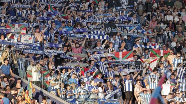 Un grupo de ultras del Atlético son devueltos a Madrid tras provocar múltiples incidentes previos al partido contra el Alavés
