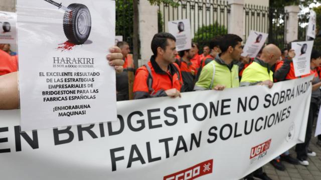 Bridgestone mejora las condiciones del ERE: 35 días por año trabajado y prejubilaciones