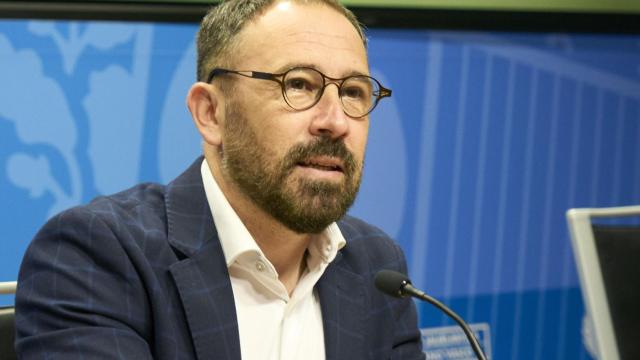 El consejero de Vivienda, Denis Itxaso