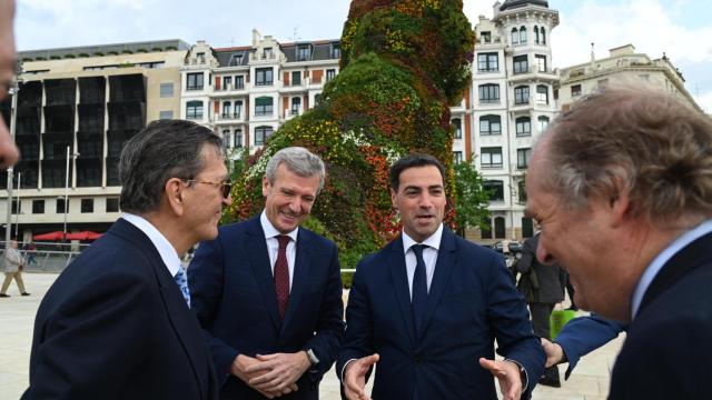 El presidente de la Xunta de Galicia, Alfonso Rueda, y el lehendakari, Imanol Pradales), a su llegada al 'Foro Agenda Atlántica'