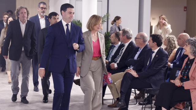 Imanol Pradales, acompañado de la diputada general de Gipuzkoa, Eider Mendoza
