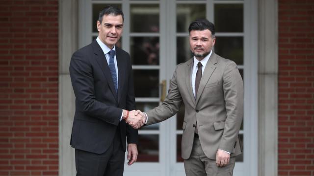 Pedro Sánchez junto a Rufián en Moncloa a 13 de marzo de 2025