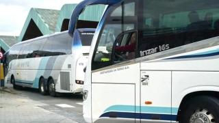 Un autobús de la línea Vitoria-Bilbao en la estación de autobuses de la capital vasca