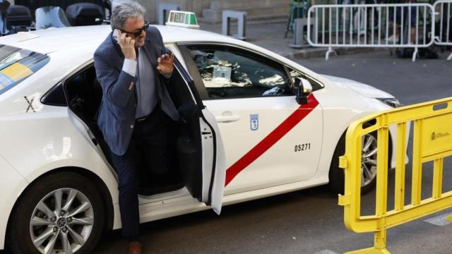 Antxon Alonso, el presunto socio del exsecretario de organización del PSOE Santos Cerdán en la empresa Servinabar a su llegada este lunes al Tribunal Supremo en Madrid  EFE/ Mariscal