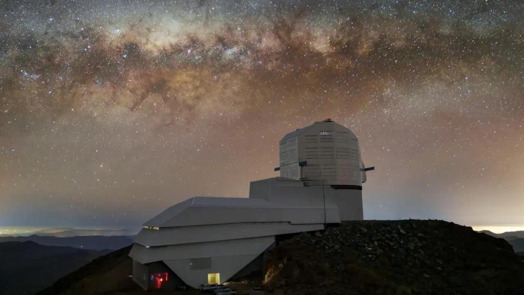 Observatorio con el telescopio Vera Rubin.