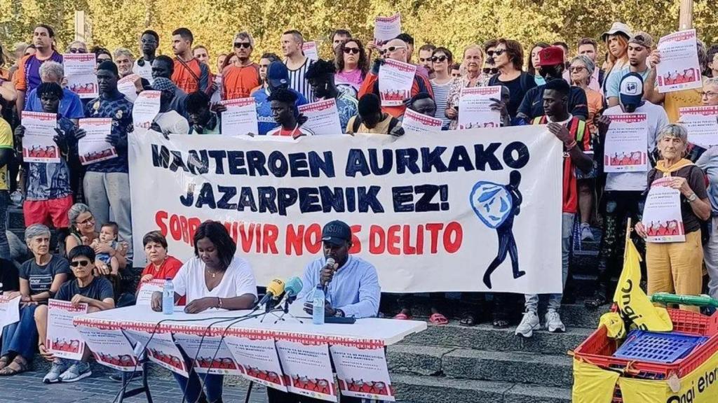 Manifestación contra la violencia policial contra los manteros