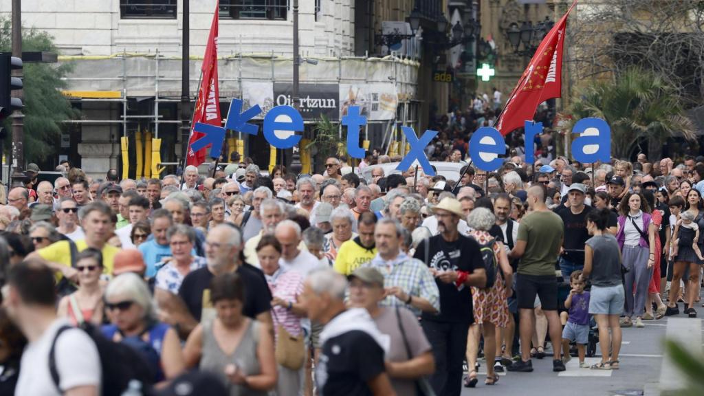 Manifestación de Sare este sábado en San Sebastián / Javi Colmenero EFE