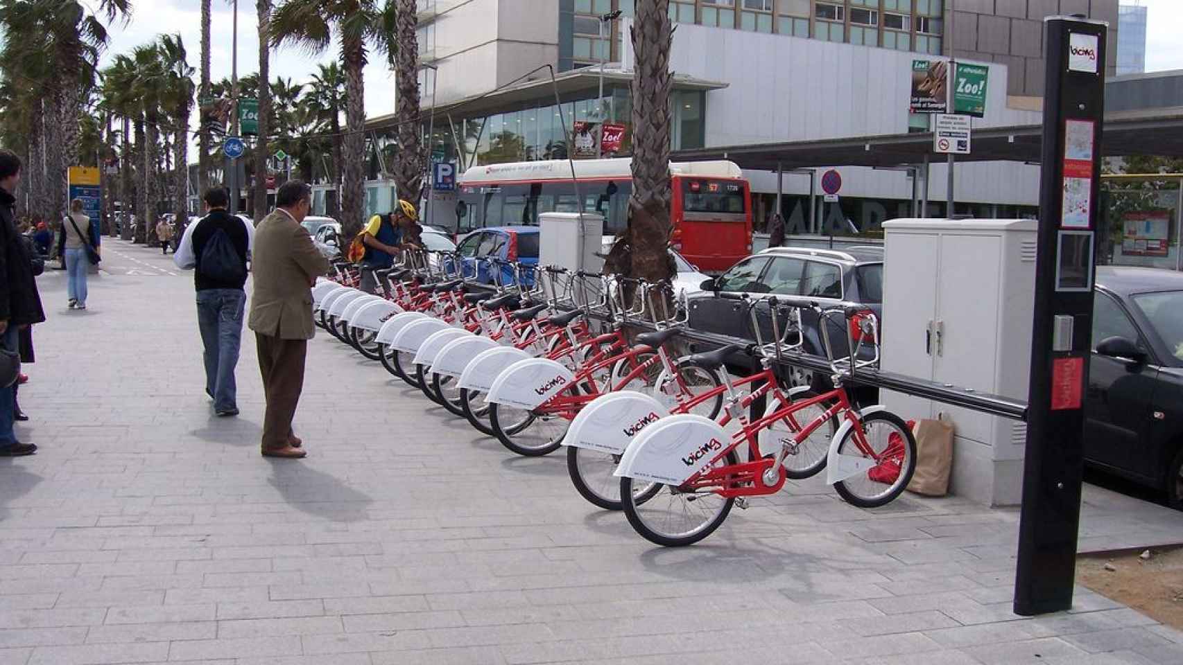 Estación de Bicing en Barcelona / Marc Bel