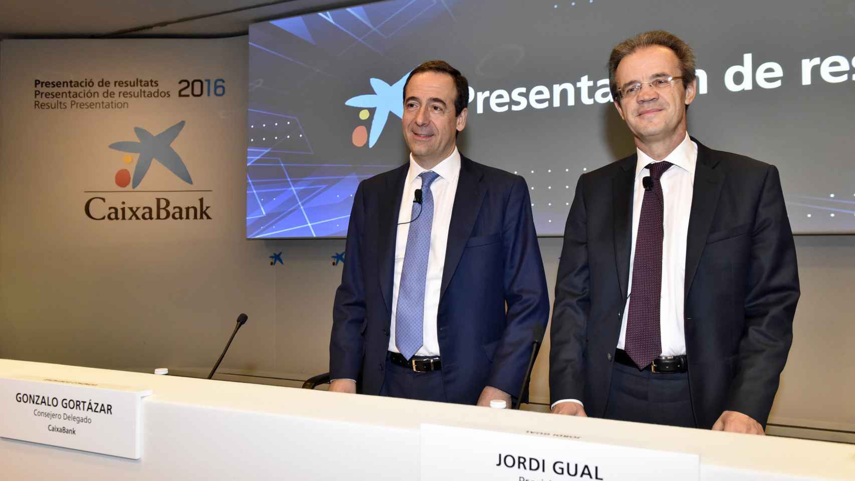 El consejero delegado de Caixabank, Gonzalo Gortázar, junto al presidente del grupo, Jordi Gual / CAIXABANK