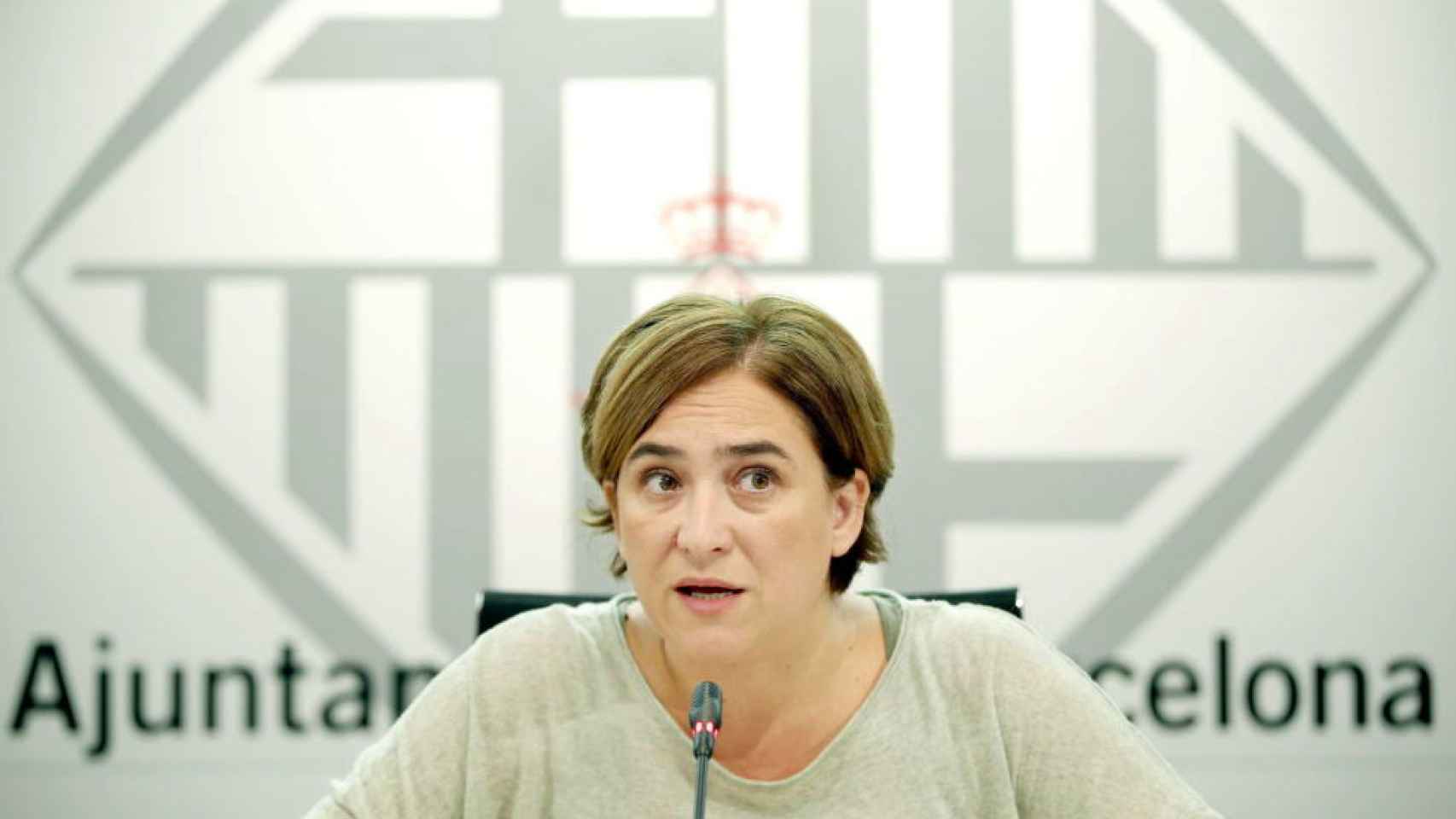 La alcaldesa de Barcelona, Ada Colau, durante una rueda de prensa / EFE