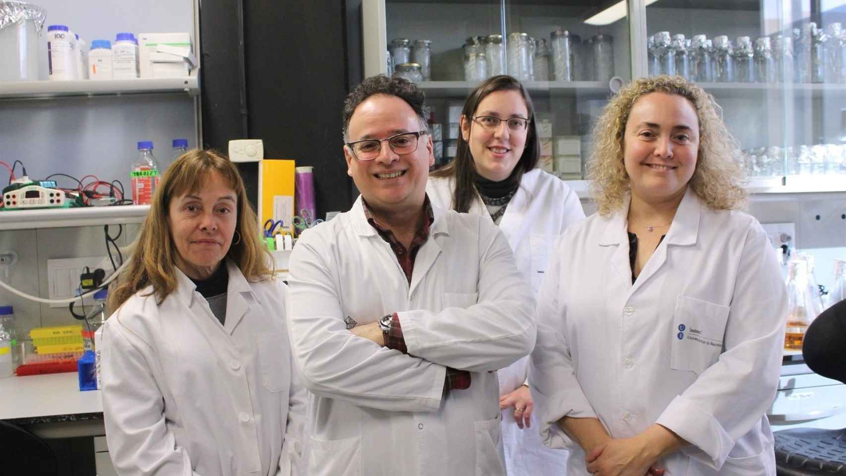 Científicos del Instituto de Biomedicina de la Universitat de Barcelona (IBUB), responsable de la investigación