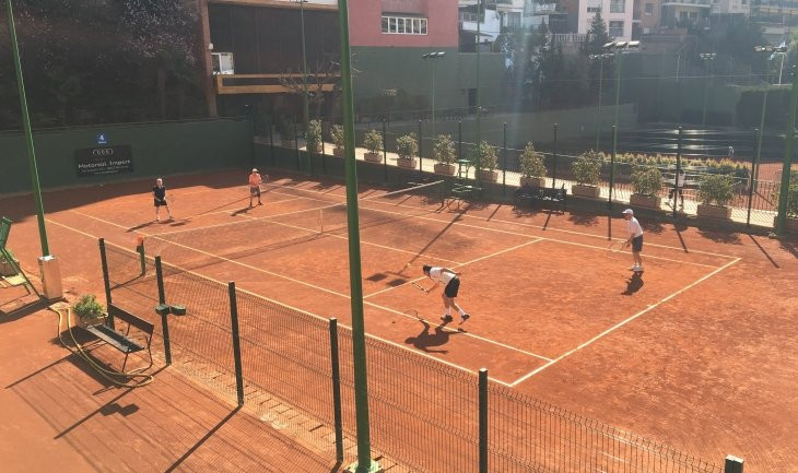 Partido de veteranos en el Barcino / AM