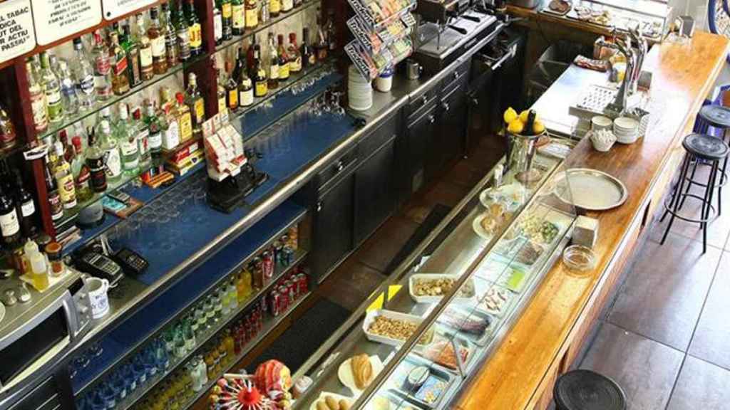 Interior del bar Quimet d'Horta