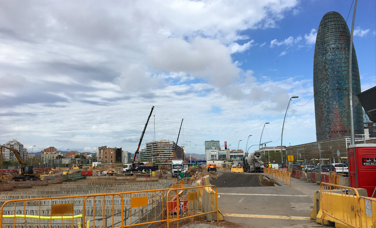 Siguen las obras en la plaza de las Glorias / Archivo