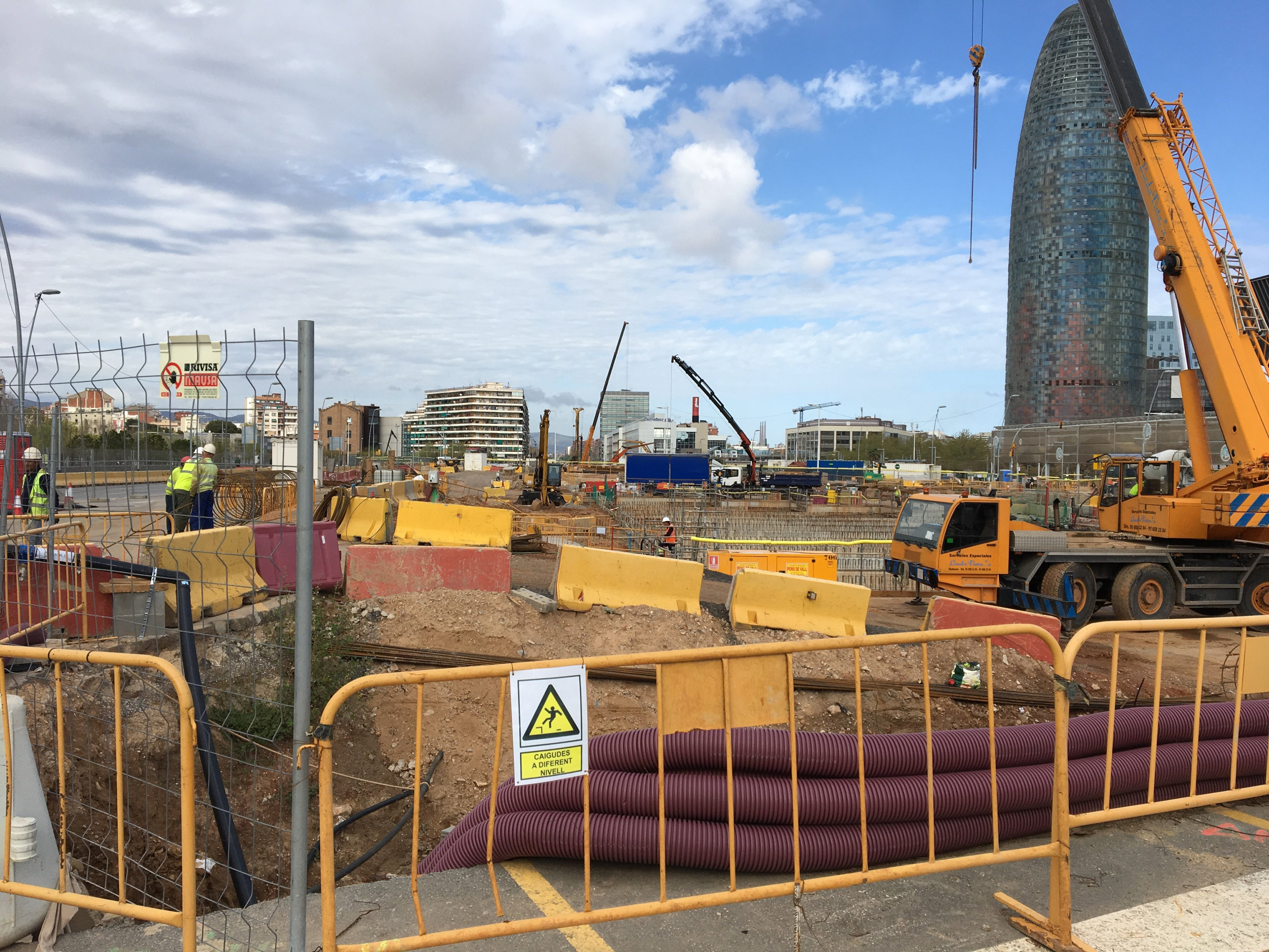 Obras en la Plaza de las Glòries / AM