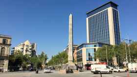 El obelisco del Cinc d'Oros de Barcelona es uno de los espacios con nombre de Borbón que se ha cambiado.