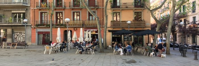 Los tres restaurante de la plaza de la Virreina perderán dos mesas cada uno / XFDC