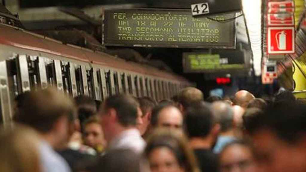 Imagen de archivo de otra huelga en el metro de Barcelona / EFE