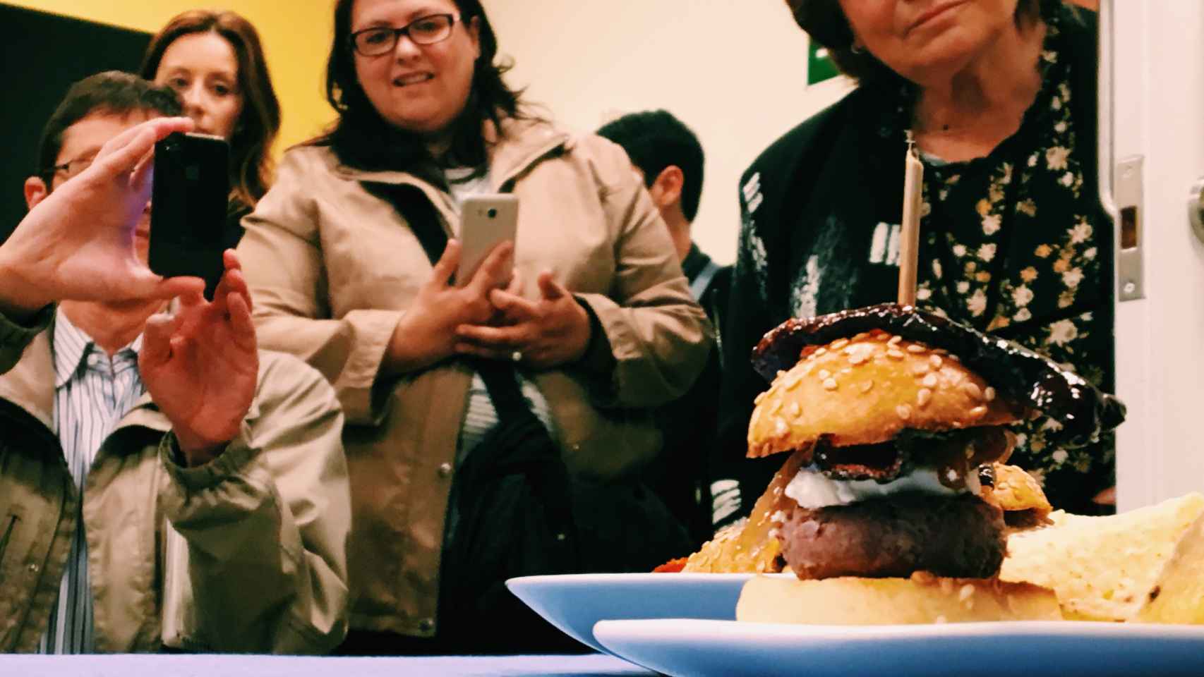 Los restauradores han hecho una presentación de sus tapas en la rueda de prensa / DGM