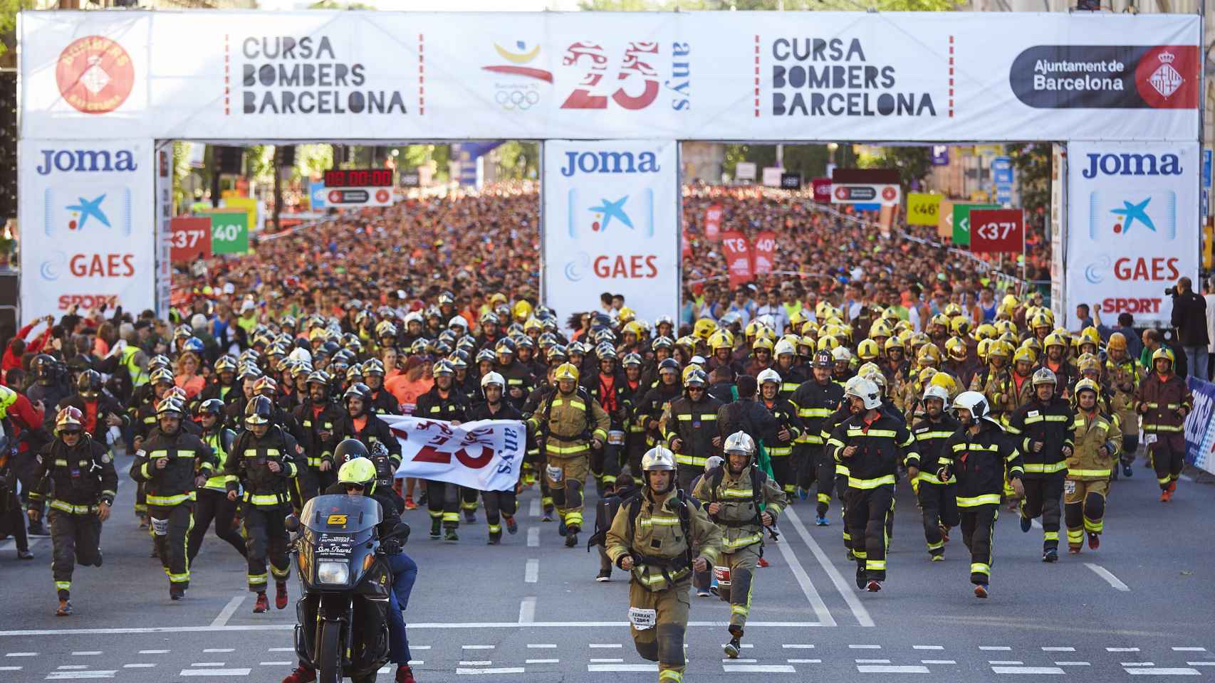 Imagen de archivo de la Cursa de Bombers /EFE ALEJANDRO GARCÍA