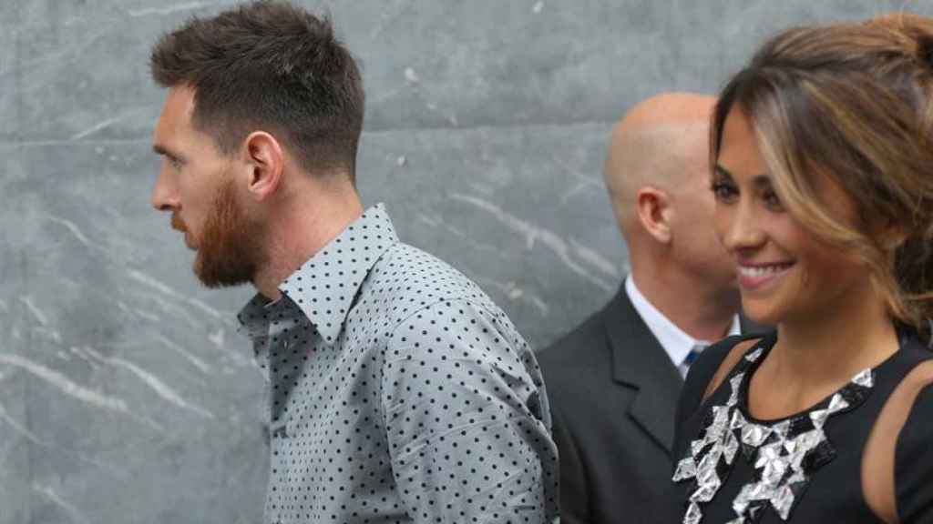 Imagen de archivo de Leo Messi, junto con su mujer, Antonella Racuzzo / EFE - ALEJANDRO GARCÍA