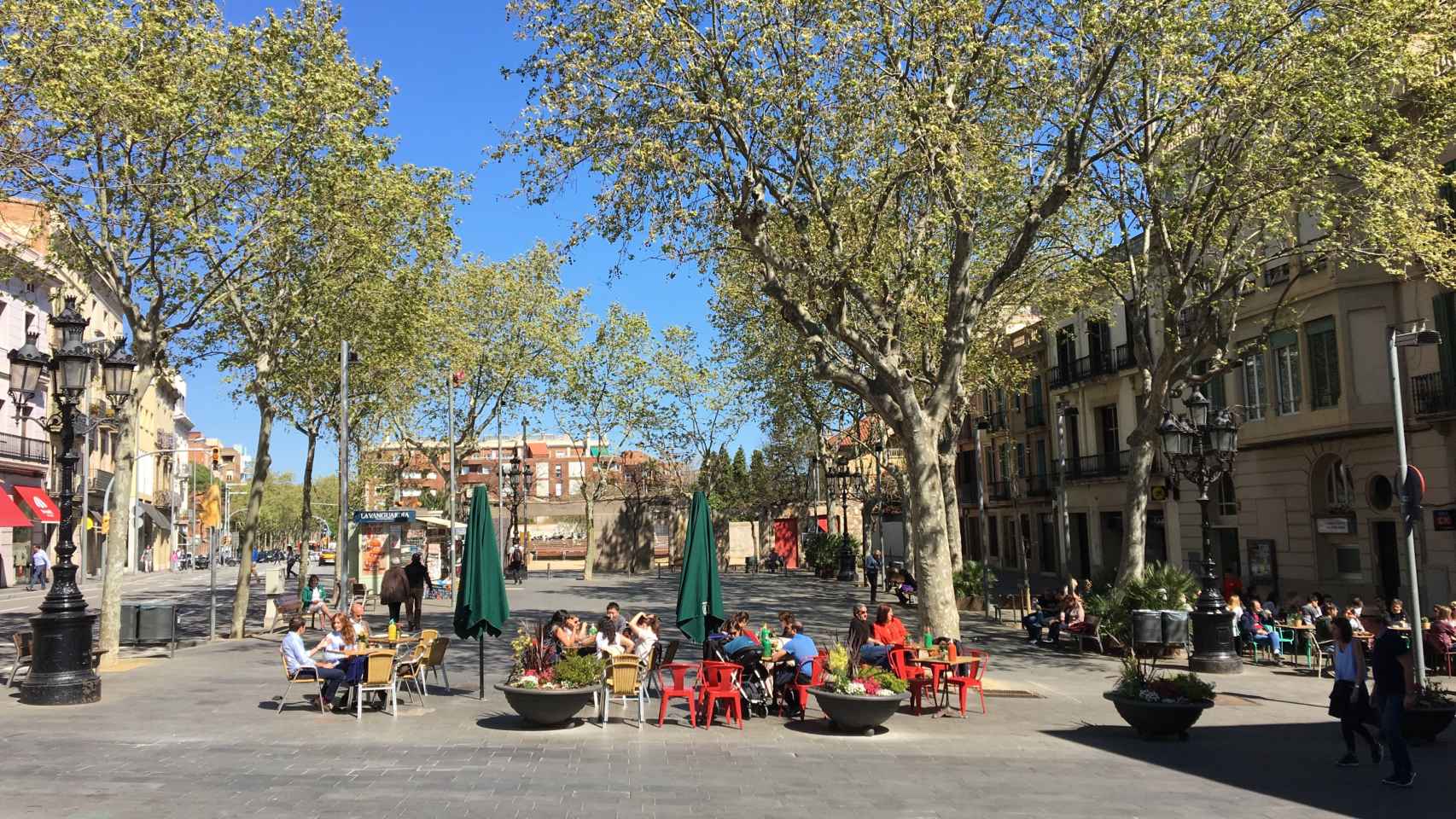 Un espacio público de Sarrià-Sant Gervasi  / XFDC