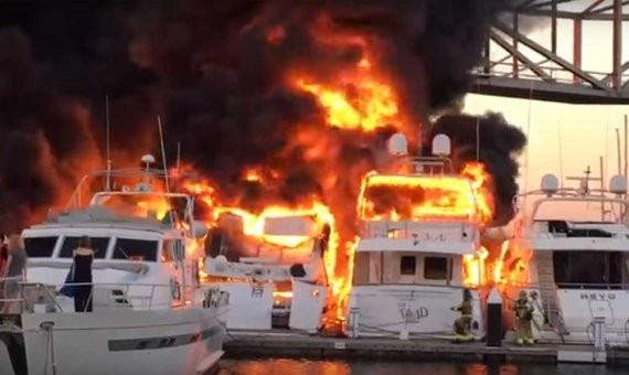 El incendio de los yates en el Port Fòrum