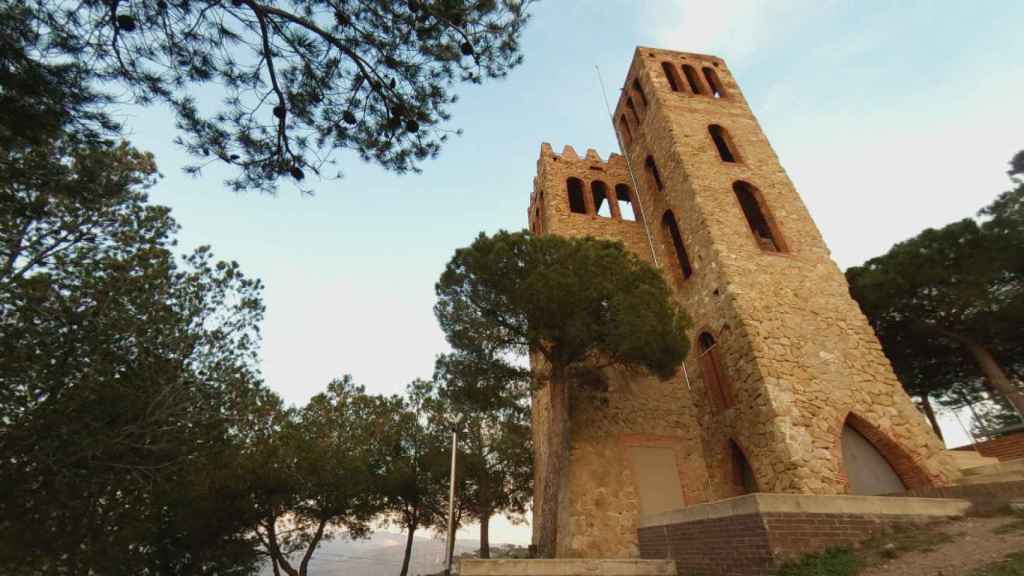 Castillo de Torre Baró / Drone Projects - Google Street View