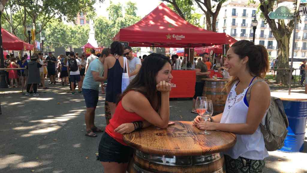 La cuarta edición del 'Born Street Food' en la plaça Pla de Palau / AVD