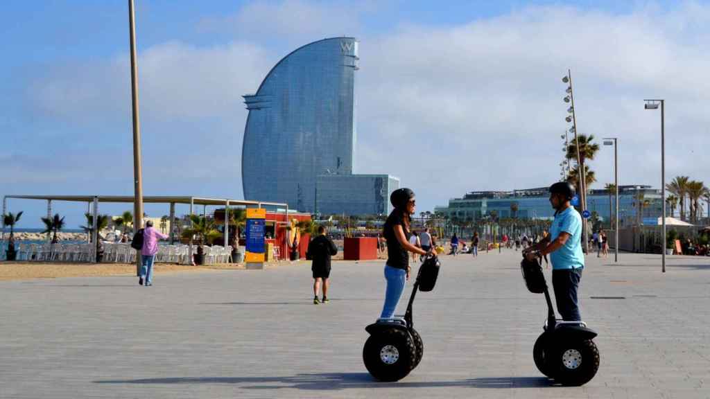 Dos segways en la Barceloneta / Tour Segway Barcelona