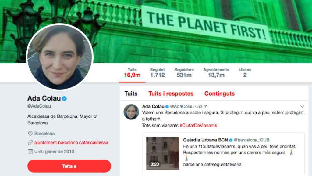 El 52% de barceloneses  sigue a Ada Colau en redes sociales